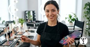 Become a Makeup Artist मेकअप आर्टिस्ट कैसे बनें